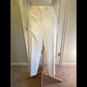 Harve Bernard - Woman’s off white trousers, Size: 12P